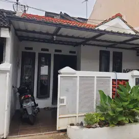 Rumah cantik siap huni di komplek cluster tepi jalan Solo baru