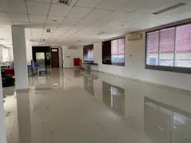 Dijual  Gedung Komersil untuk Usaha,Jl Yusuf Adiwinata -Menteng-Jakpus