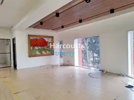 Disewakan Ruang Usaha Lokasi Strategis Area Gunawarman, Senopati