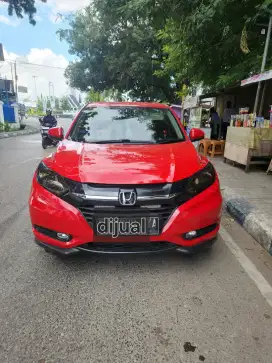 Di jual  mobil honda hrv 2016