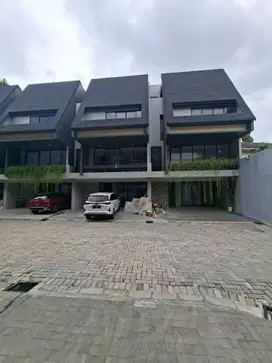 BEST DEAL! Townhouse di Kemang Akses Mudah Kemanapun dan Bebas Banjir