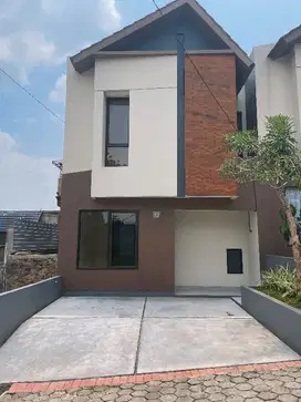 DIJUAL RUMAH READYSTOCK 2 LANTAI HARGA TERJUN BEBASSS PEMDA CIBINONG