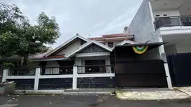 Rumah Luas 2 Lantai di Margahayu Raya LB 200:Harga 1,5 Milyar