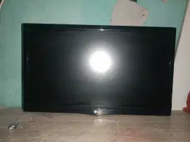 Tv LG bekas dalam mobil