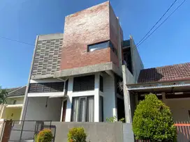 Rumah full furnish luas 90 m2 harga 1,7 Milyar di Wedoro,Waru,Sidoarjo