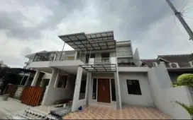 Dijual Cepat Rumah di Taman Crsyant 1 Bsd City