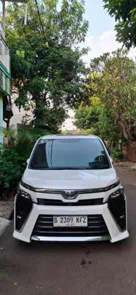 Di Jual Cepat Voxy 2017 AT