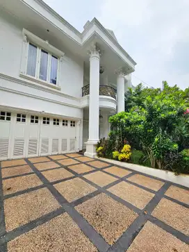 Rumah Tebet Dijual. Jalan Utama, Strategis. Ada Pool. NEGO