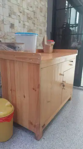 Meja kayu jati muda