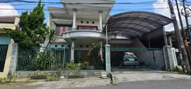 Rumah besar mewah sekitar suhat carport bisa 5 mobil  dekat kampus UB