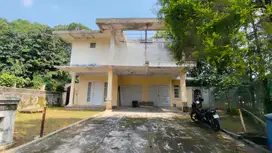 Rumah Tanah Hook dan Ngantong di Sentul City Bogor