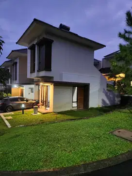 Dijual Rumah hook 2 lantai di Sentul, Bogor