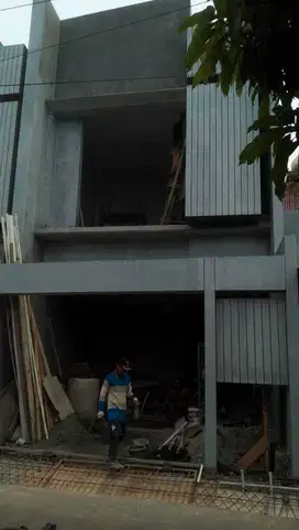 DIJUAL RUMAH TENGAH KOTA JAKARTA 2,3 M SIAP HUNI