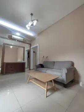 Disewakan rumah pik 1 full furnish 8x25