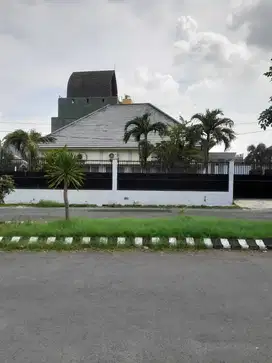 Hunia Rumah Mewah Nol Jalan Raya di Griya Babatan Mukti Surabaya
