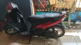 Mio smile warna merah