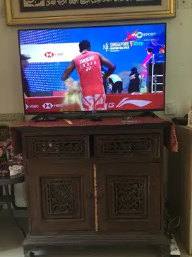 Jual cepat TV Merek MITO smart TV ukuran 40 inch.