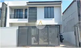 Turun Harga Rumah  Minimalis di Setiabudi Regency Harga Nego