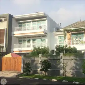 dijual rumah mewah ada kolam renang nusa hijau cimahi dekat pemkot