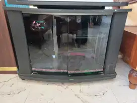 Meja TV rak pintu kaca