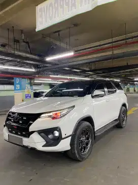 LOW KILOMETER !! Toyota Fortuner 2019 Diesel