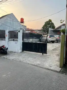 Dijual Tanah dan bangunanya dekat pasar kreo ciledug