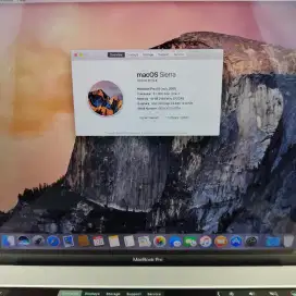 Macbook Pro 2017 Ram 16 Ssd 256 Core I7 full set Dual Vga lyar 15 inch