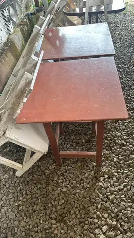 meja bekas mau ganti konsep warkop aja