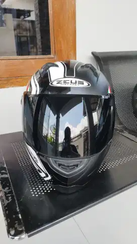 Helm Zeus ZS 811 Motif Black & White Stripes