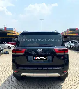 Toyota Land Cruiser 300 GR 2023/ 2024 KM 2rb ANTIK Toyota LC300 LC 300