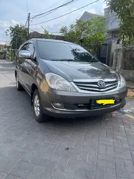 Toyota innova v matic 2007