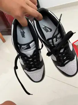 Nike low dunk white black