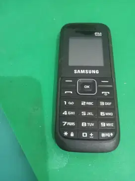 Dijual hp jadul merk Nokia dan Samsung dan ada juga black berry