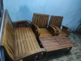 Meja makan dan kursi teras