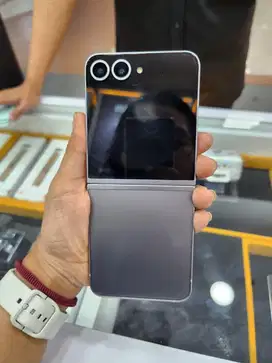Samsung Z Flip 5 Mint