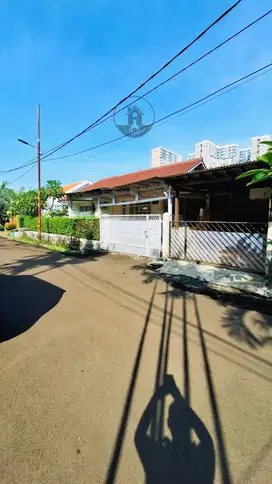 Rumah komplek kebayoran lama Jakarta selatan dekat seskoal