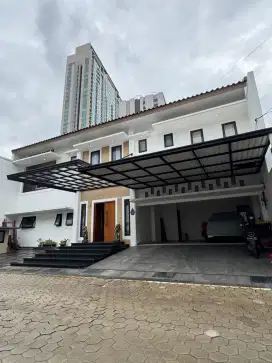 Dijual rumah mewah dalam Compound di area elite kemang jakarta selatan