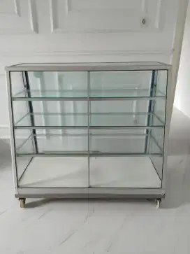 etalase bekas masih bagus