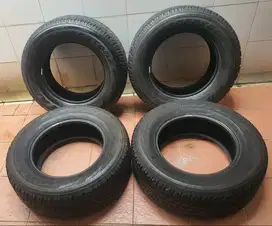Ban Bridgestone Dueler AT 265/65 R17