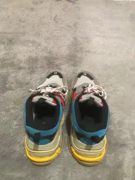 Sepatu Balenciaga tripple s size 41