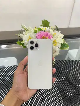 Iphone 11 pro 256gb fulset mulus no minus terima tuker tambah