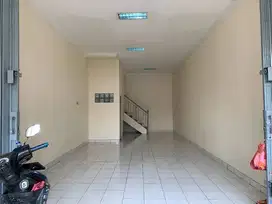 Dijual/sewa ruko Jl kamal raya, Menceng