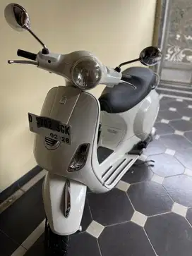Vespa matic LX 150 putih