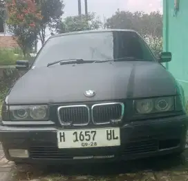 DIJUAL MOBIL.BMW SERI E36 YAHUN 1992
