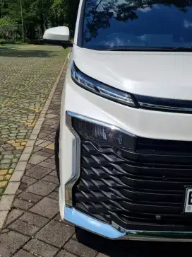 HARGA CASH! Like New! Toyota All New Voxy 2024 CBU Putih