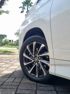 HARGA CASH! Like New! Toyota All New Voxy 2024 CBU Putih