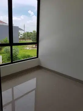 DIJUAL Rumah Clematis Metland Puri Posisi Ciamik