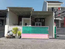 PERUM EMERALD TOWN HOUSE BLOK E NO 5, KEBOMAS, GRESIK