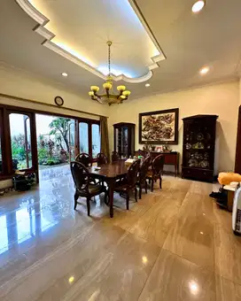 Rumah mewah siap huni di komplek elite menteng Jakarta pusat