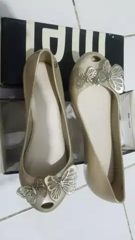 Sepatu anak perempuan mel dreamed by melissa size 35